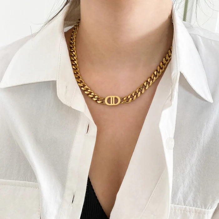 The Silver Cuban Oval Motif Necklace